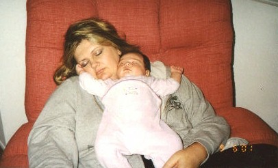 1.5_Mo_sleep_on_Angie.jpg (29110 bytes)